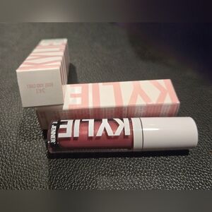 2-Kylie Jenner Rose & Chill Lip Gloss